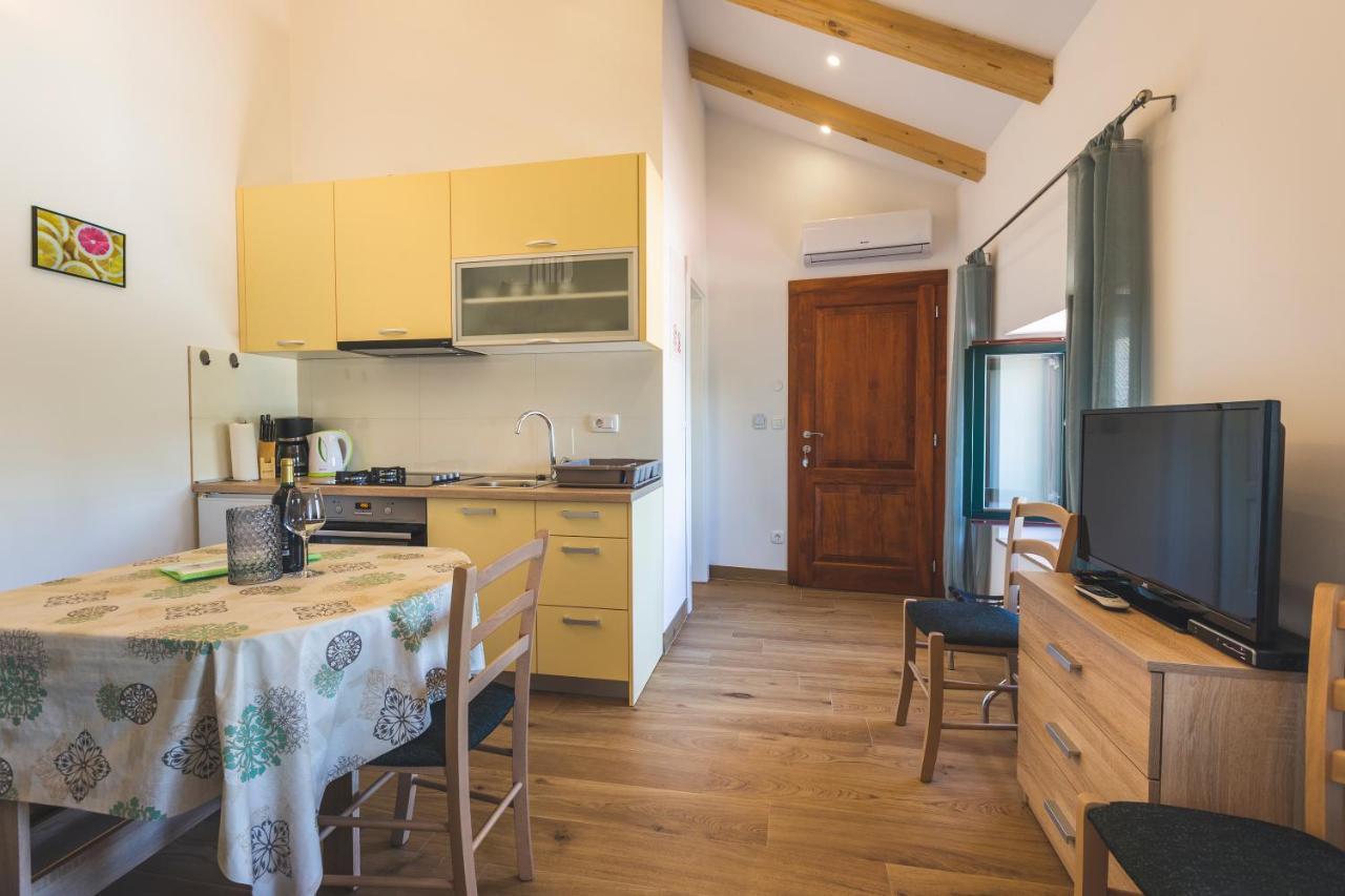 Vinea Apartmani Umag, Ulica G Garibaldia 2 Exteriör bild