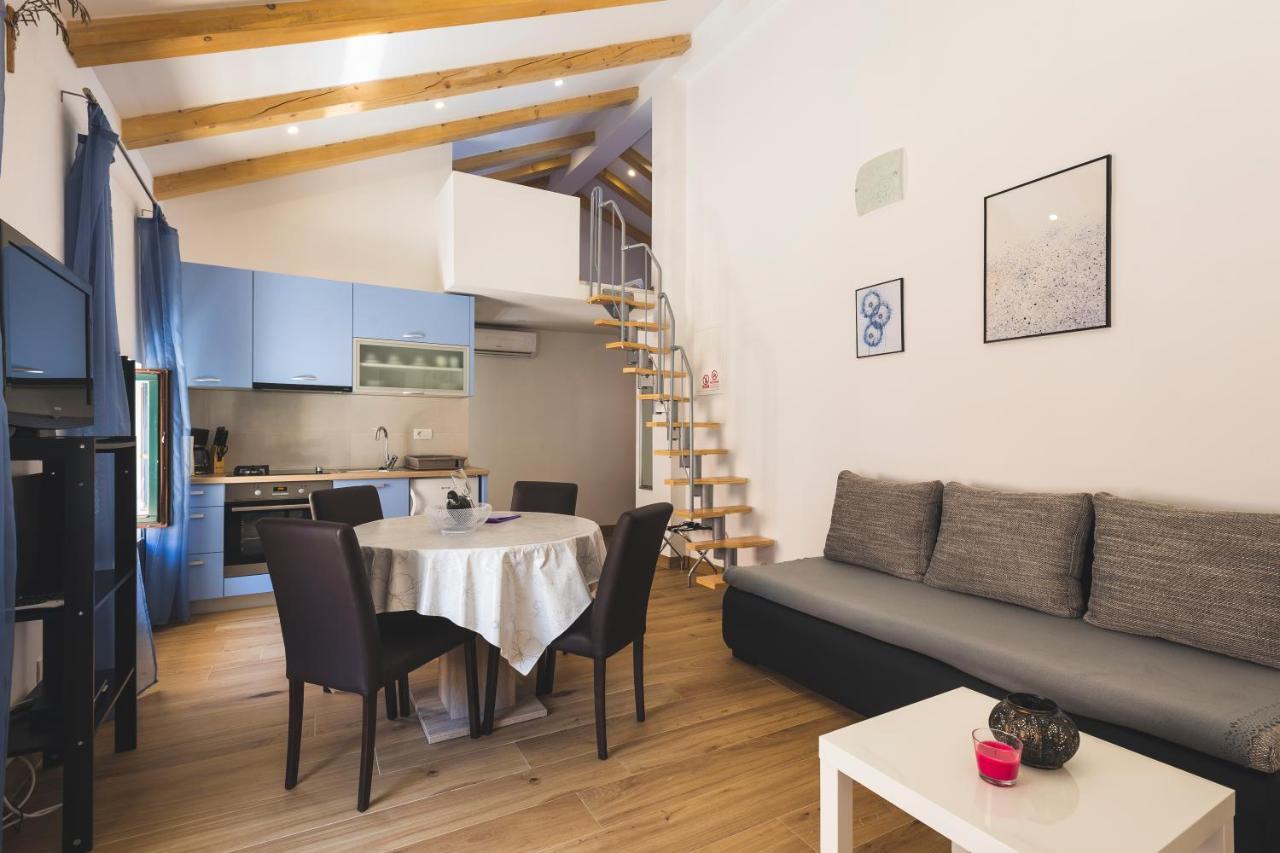 Vinea Apartmani Umag, Ulica G Garibaldia 2 Exteriör bild