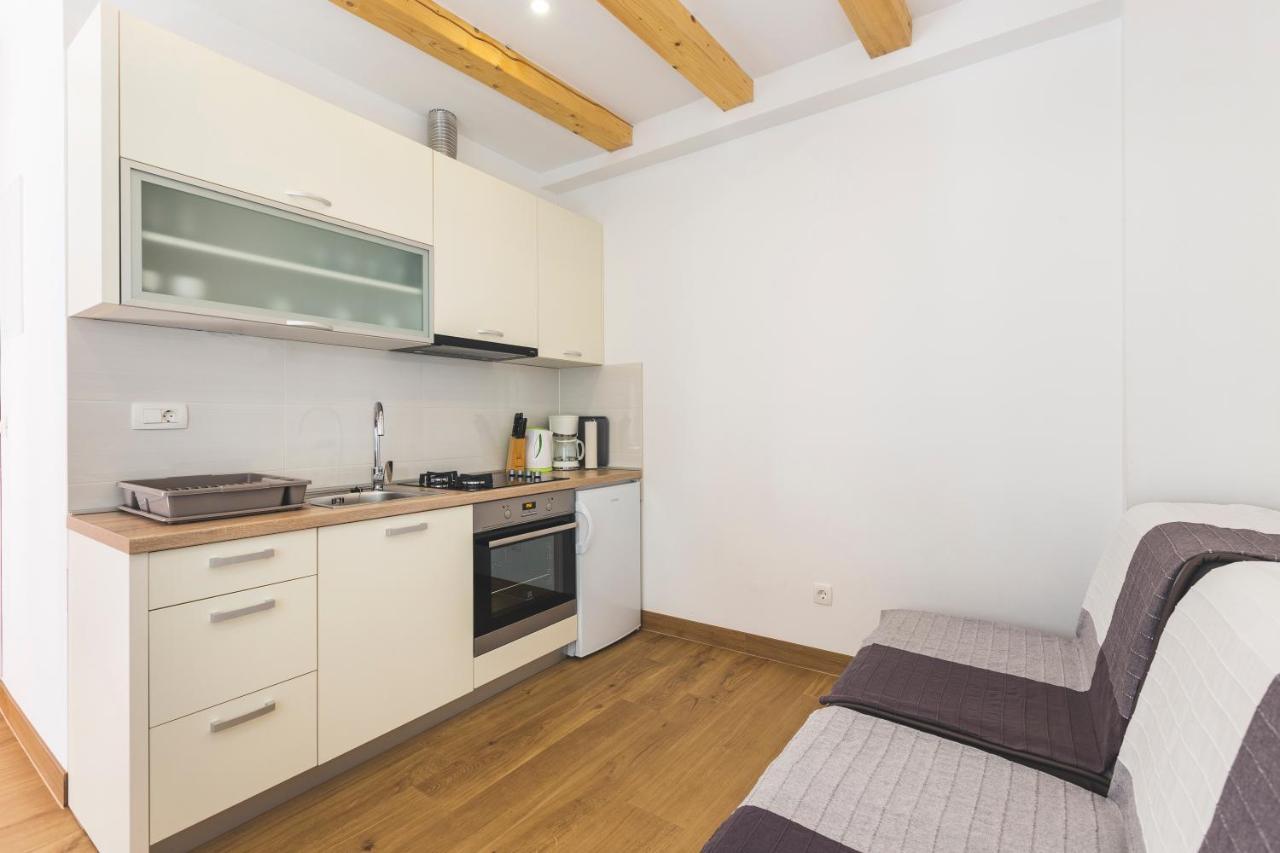 Vinea Apartmani Umag, Ulica G Garibaldia 2 Exteriör bild